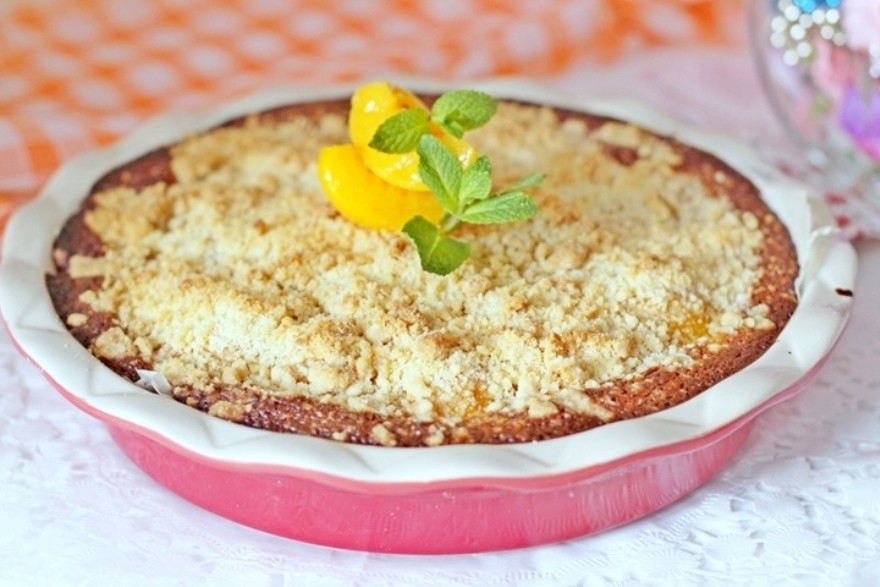 Рецепт: Насыпной персиковый пирог